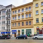 Milada & Heaven * Praag