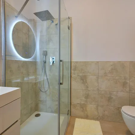 Milada & Heaven Praga