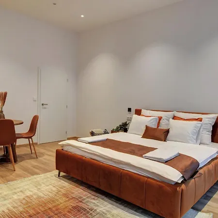 Mh15 Suites Prague *